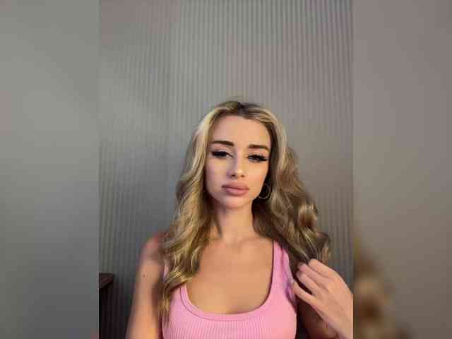 GoldenEmily webcam