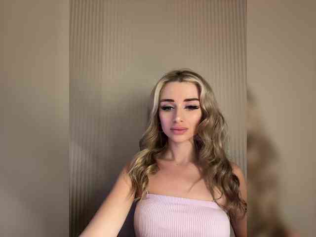 GoldenEmily webcam