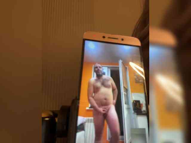 GoldenEmily webcam