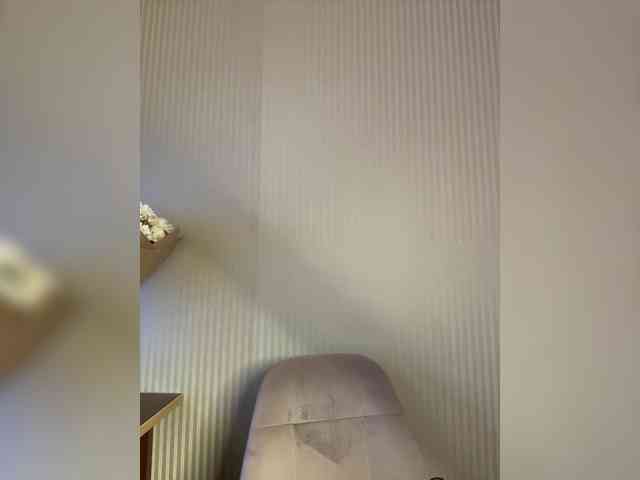 GoldenEmily webcam