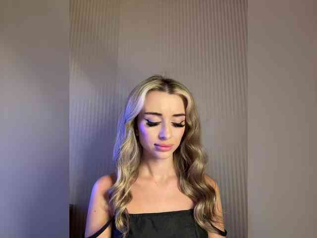 GoldenEmily webcam