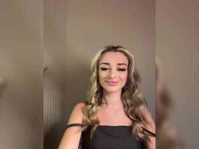 GoldenEmily webcam
