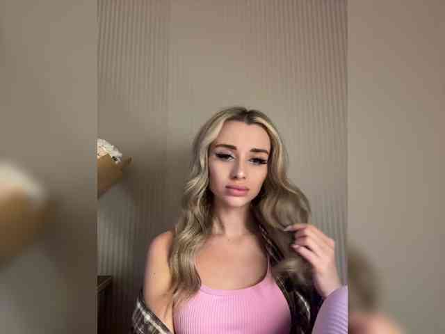 GoldenEmily webcam