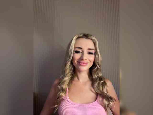 GoldenEmily webcam