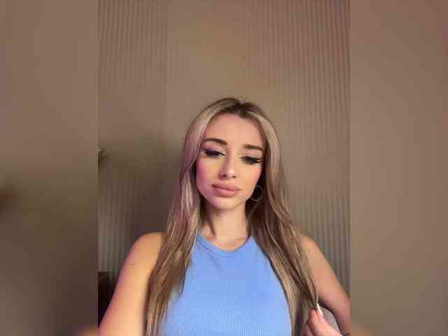 GoldenEmily webcam