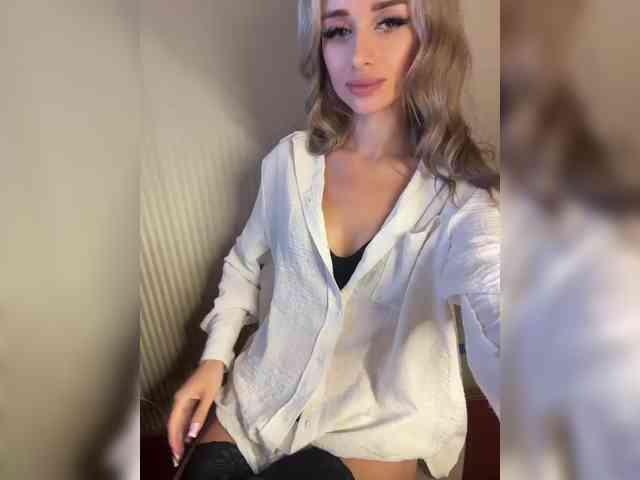 GoldenEmily webcam