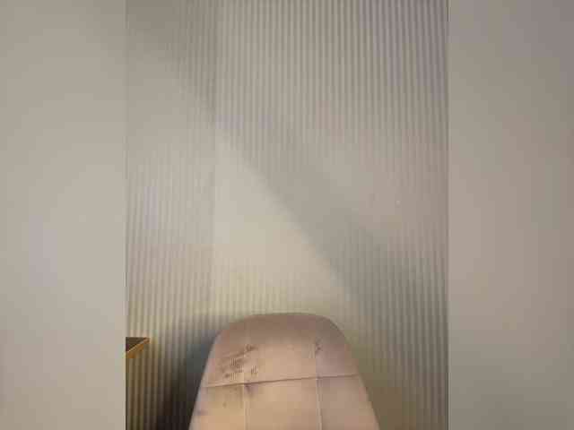 GoldenEmily webcam