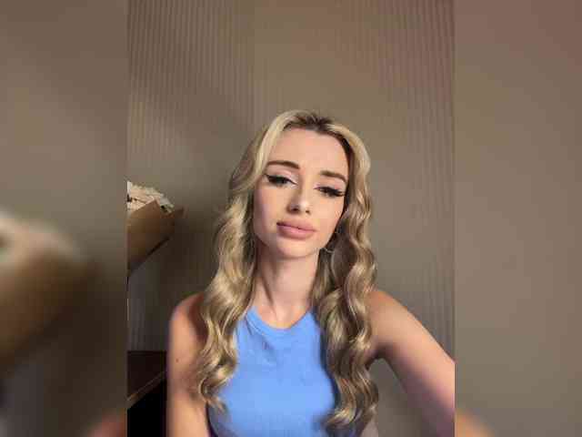 GoldenEmily webcam