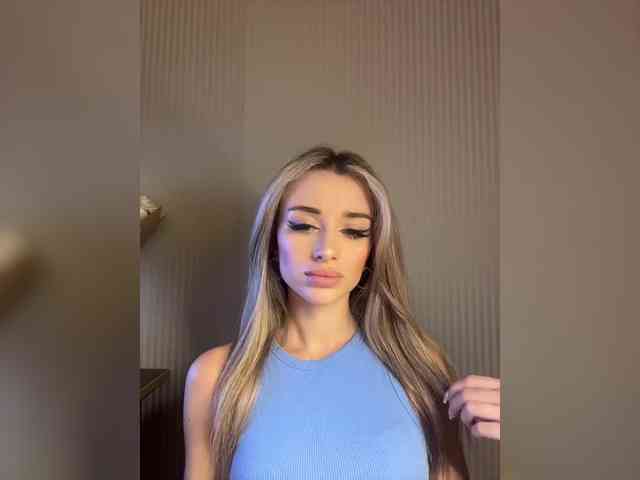 GoldenEmily webcam