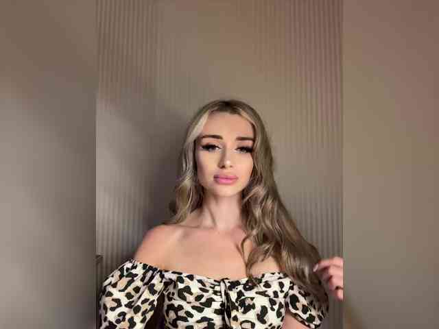 GoldenEmily webcam