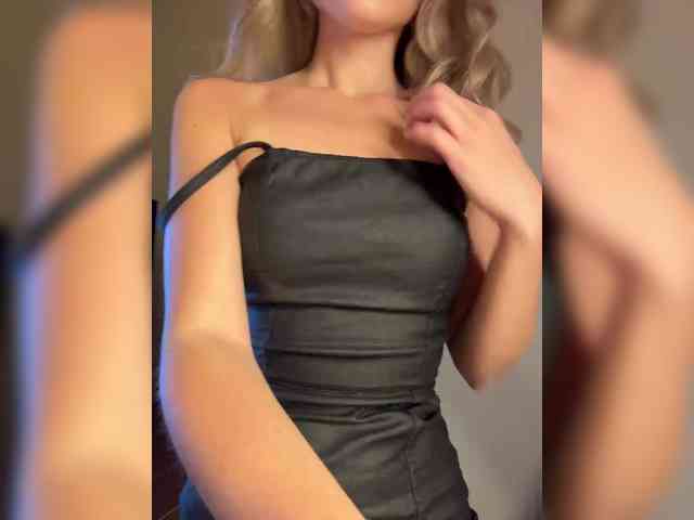 GoldenEmily webcam