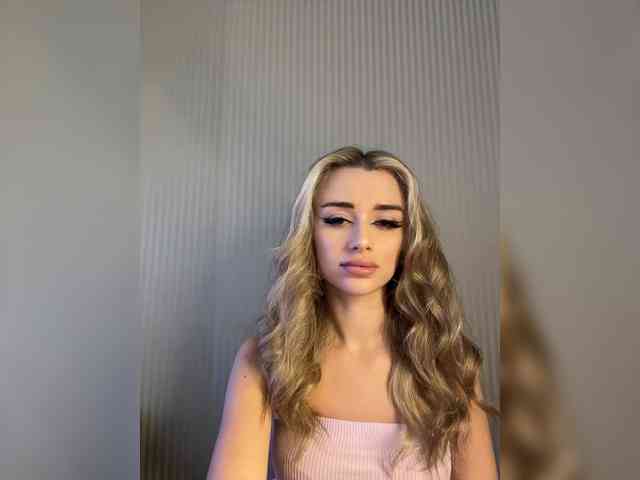 GoldenEmily webcam