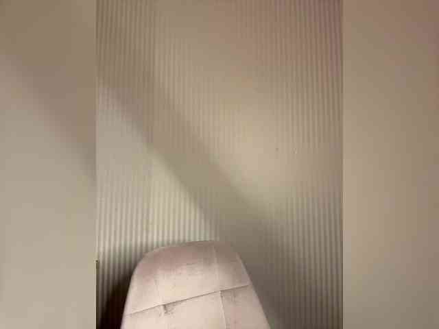 GoldenEmily webcam