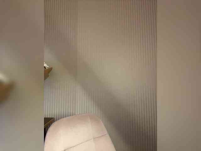 GoldenEmily webcam