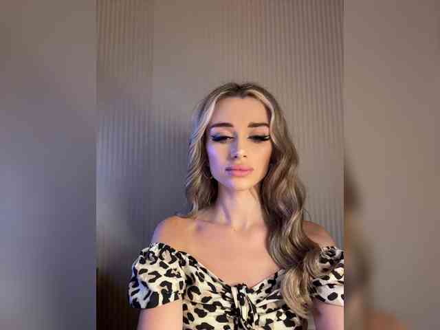 GoldenEmily webcam