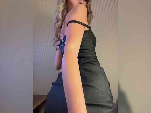 GoldenEmily webcam