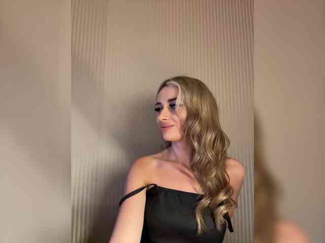 GoldenEmily webcam