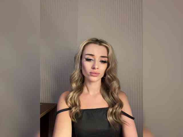 GoldenEmily webcam