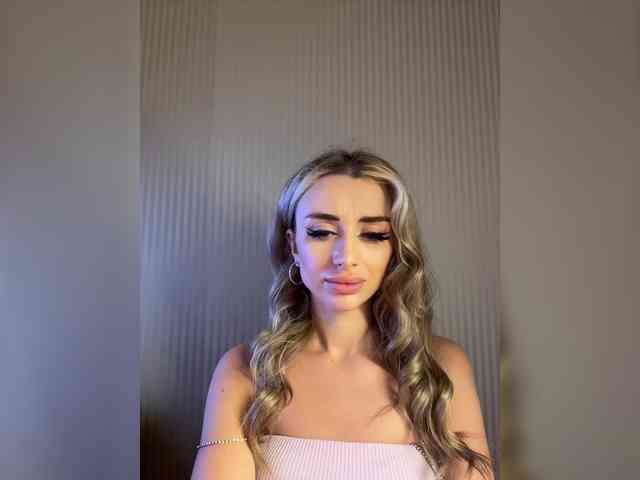 GoldenEmily webcam