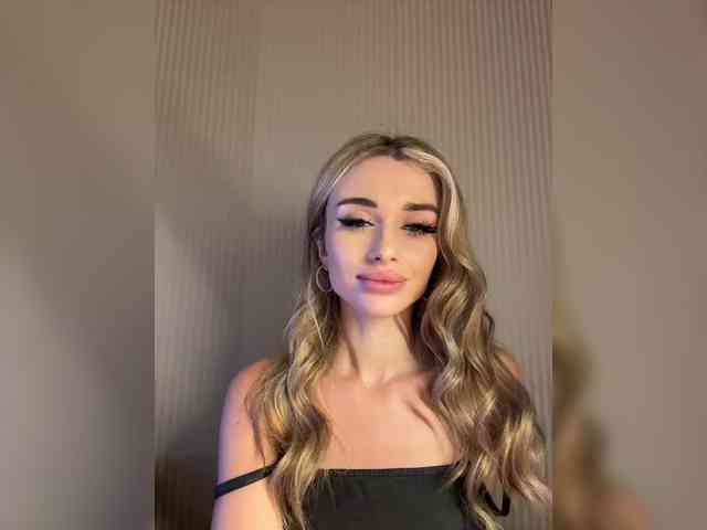 GoldenEmily webcam