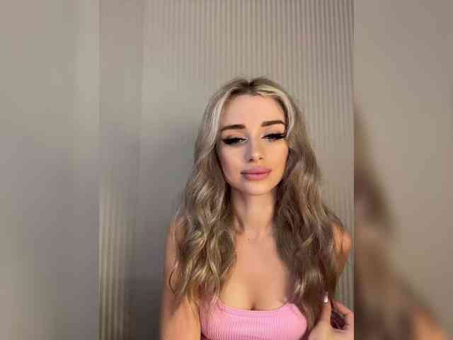 GoldenEmily webcam