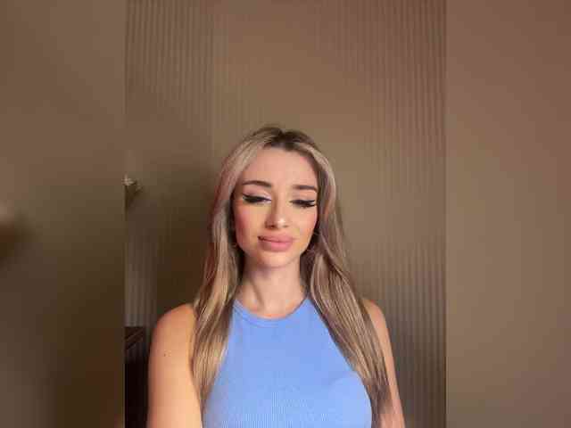 GoldenEmily webcam