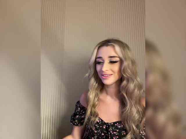 GoldenEmily webcam
