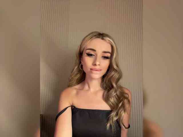 GoldenEmily webcam