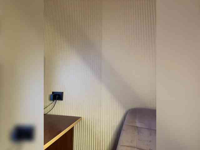 GoldenEmily webcam