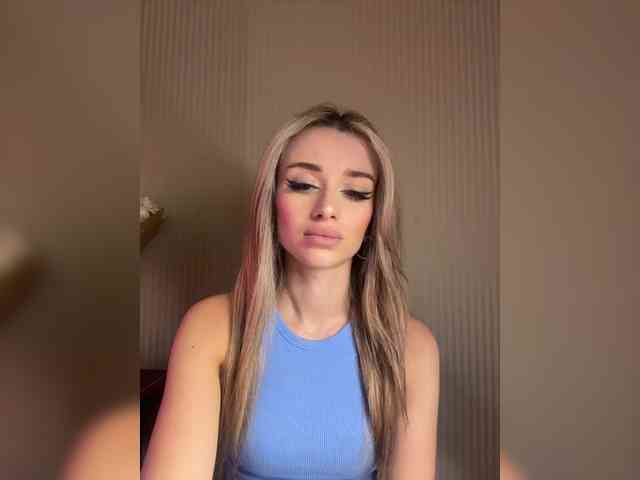 GoldenEmily webcam