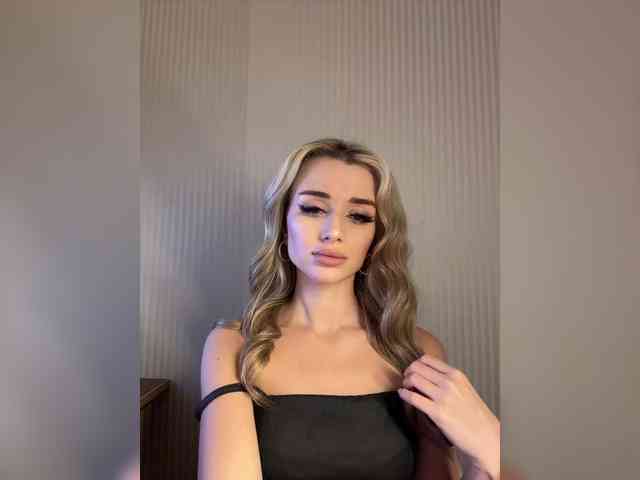 GoldenEmily webcam