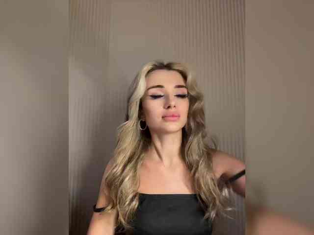 GoldenEmily webcam