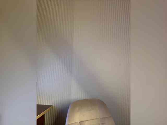 GoldenEmily webcam