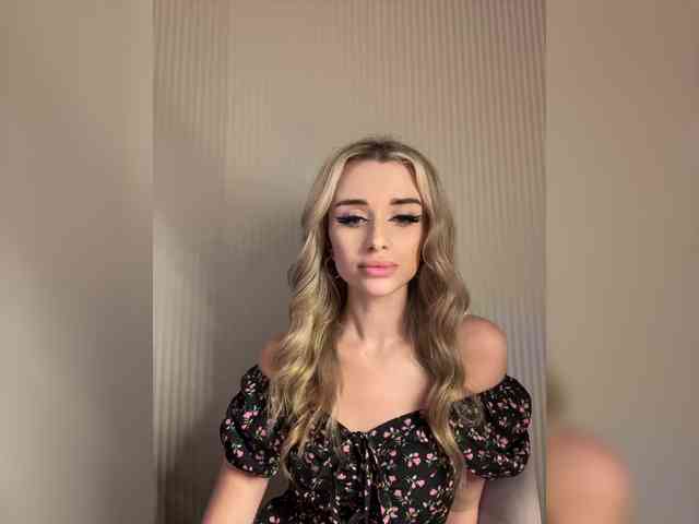 GoldenEmily webcam