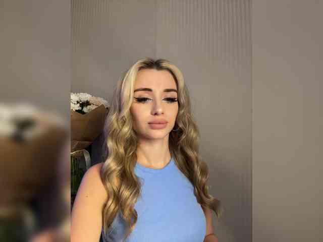 GoldenEmily webcam