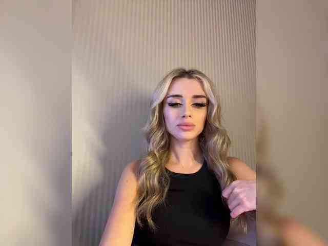 GoldenEmily webcam