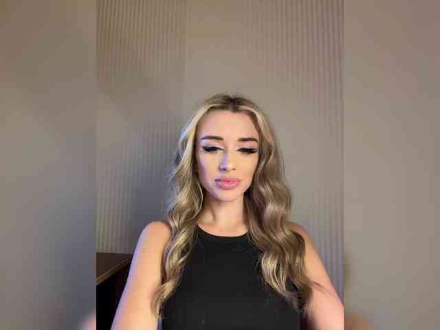 GoldenEmily webcam