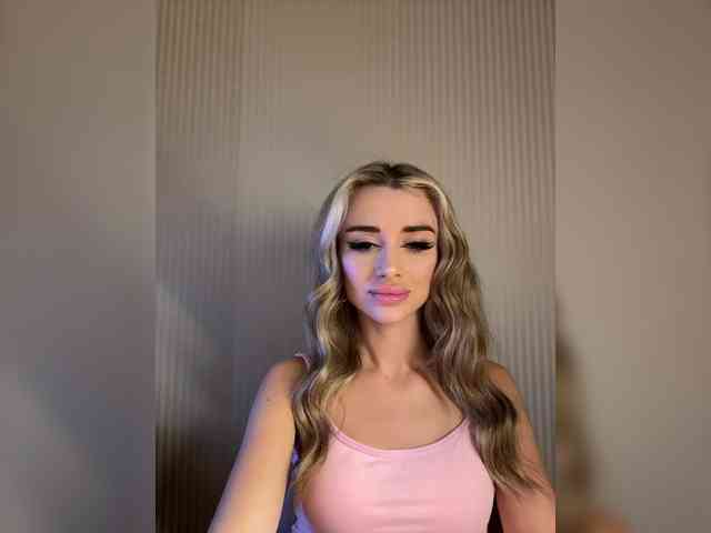 GoldenEmily webcam