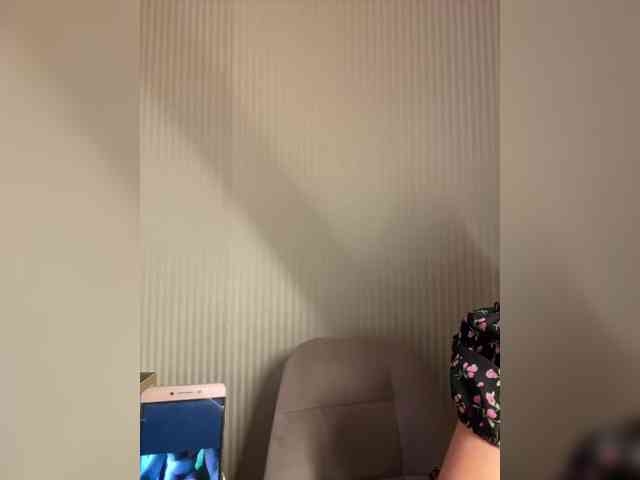 GoldenEmily webcam