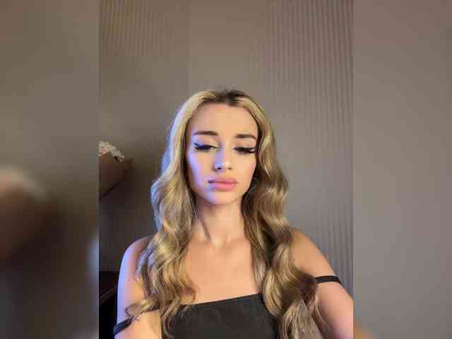GoldenEmily webcam