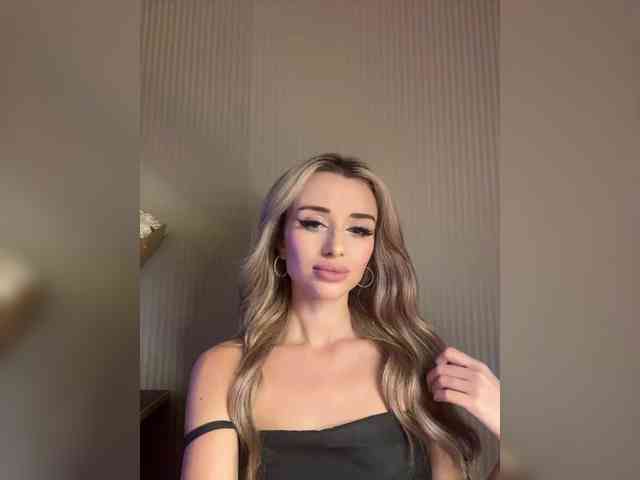 GoldenEmily webcam