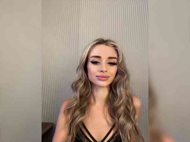 GoldenEmily webcam