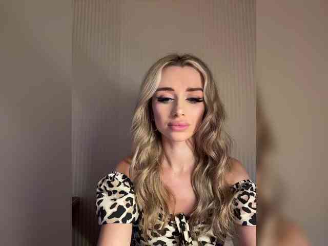 GoldenEmily webcam