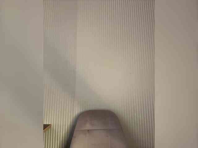 GoldenEmily webcam