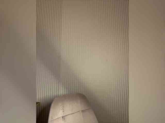 GoldenEmily webcam