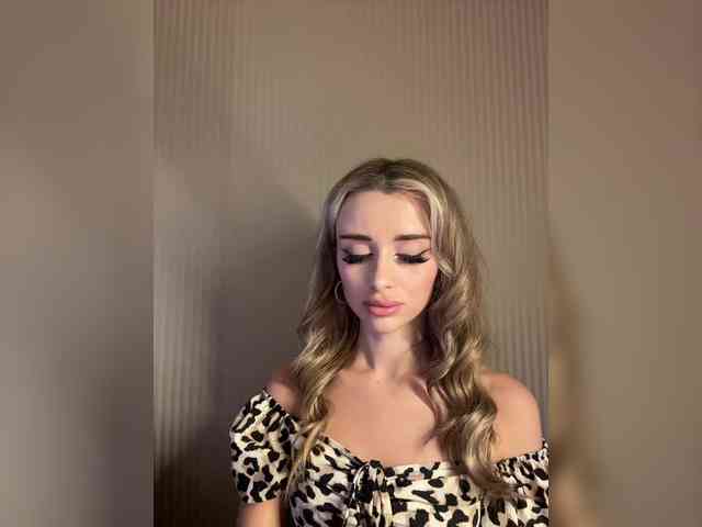GoldenEmily webcam