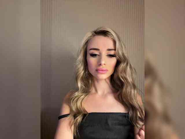 GoldenEmily webcam