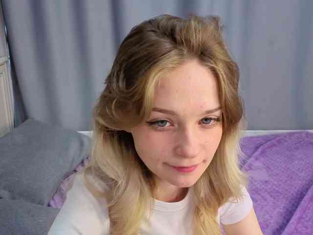 vialeta-baby Live Webcam on BongaCams