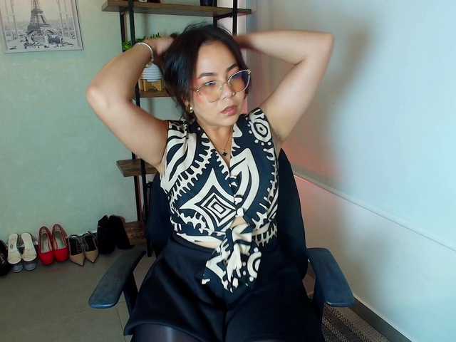 Victoria-Collins's BongaCams show and profile