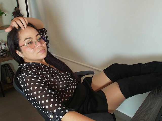 Victoria-Collins's BongaCams show and profile